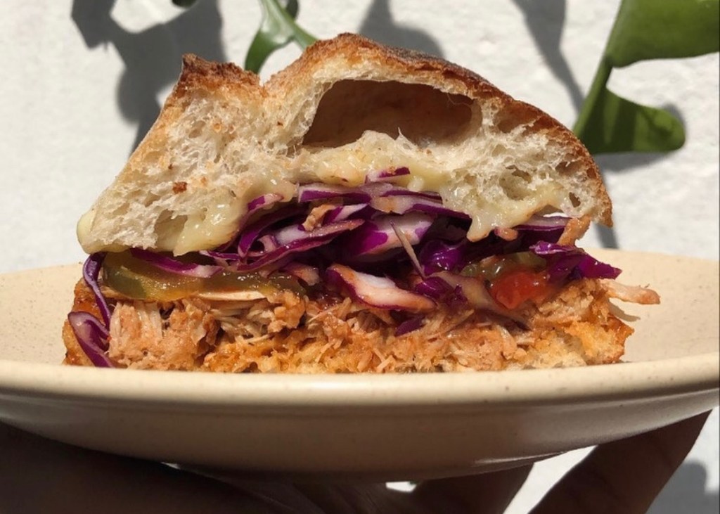 Onnno Loncheria Oaxaca sandwich